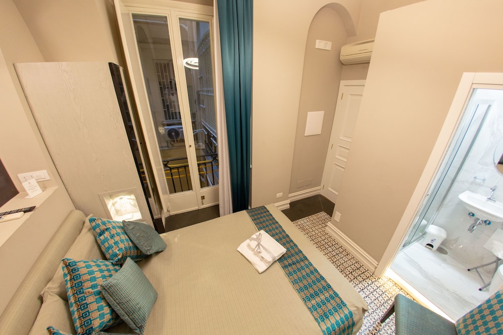 Classic Double Room Single Use photo 3