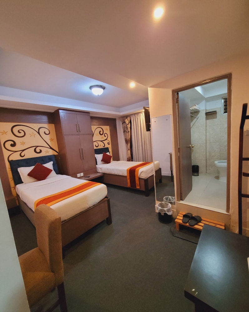 Deluxe Twin Room - Photo 2