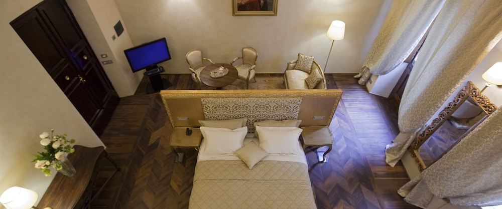 Deluxe Double Room Single Use photo 2