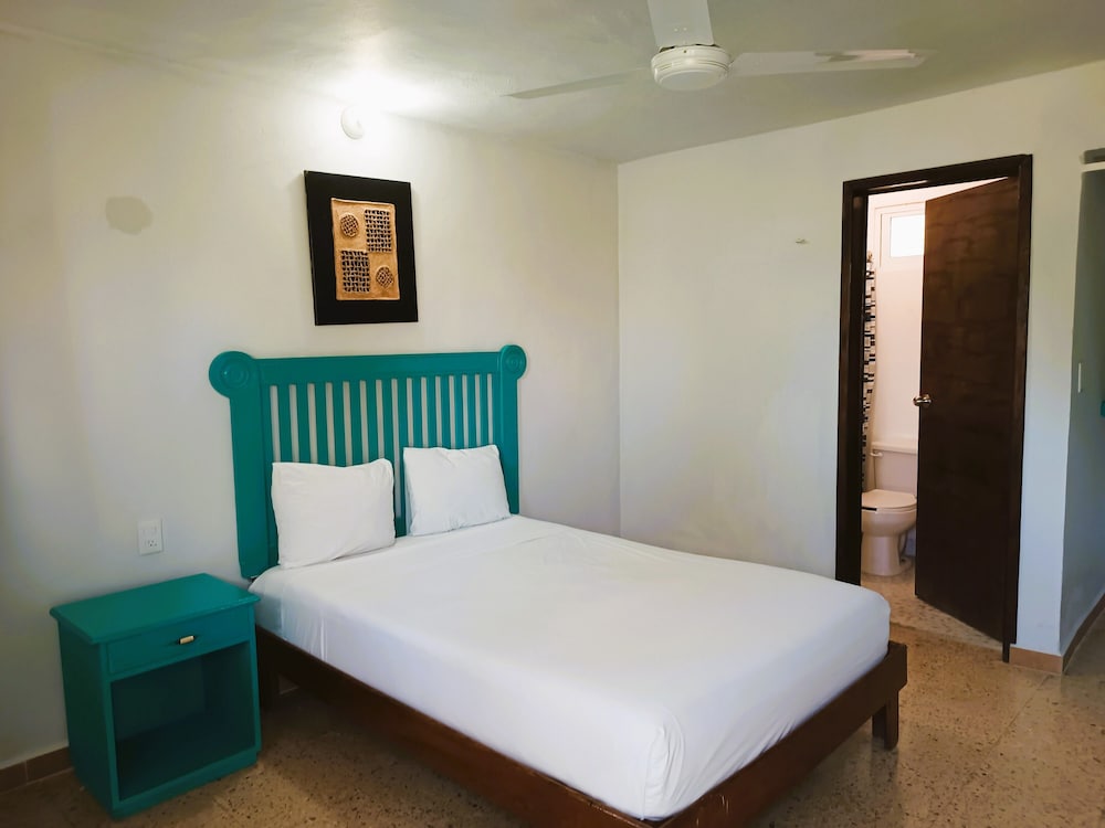 Economy Single Room, Multiple Beds, Private Bathroom photo 1
