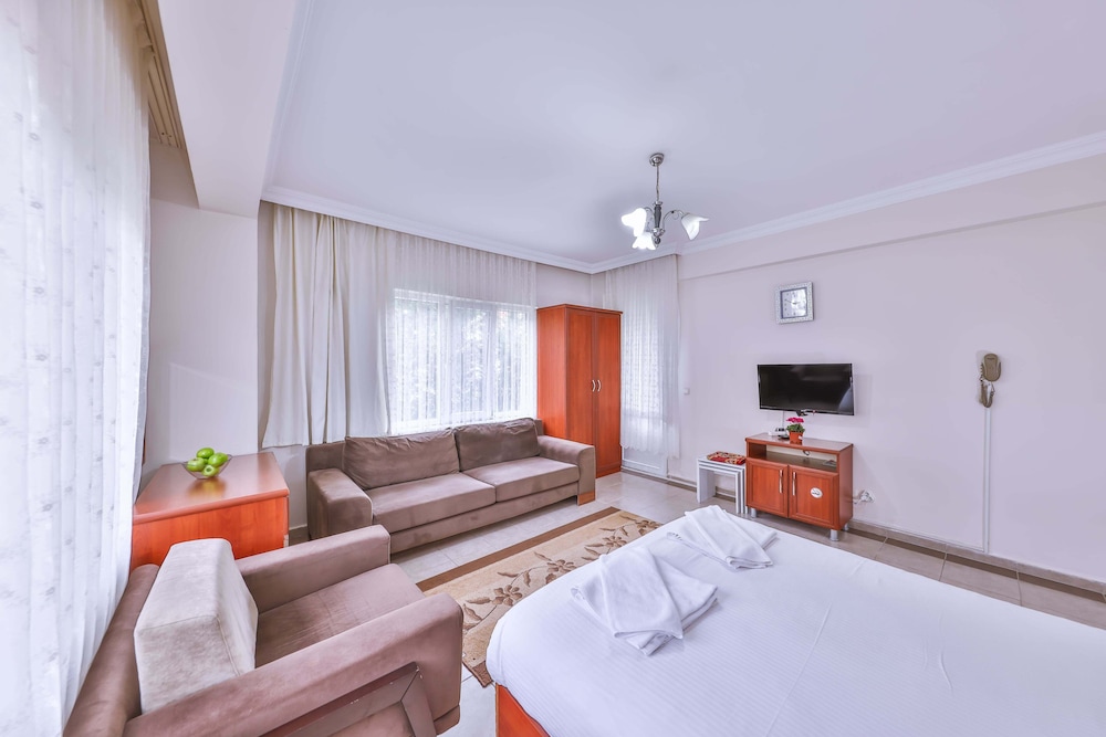 Family Suite, 1 Double Bed with Sofa bed, Garden View photo 2