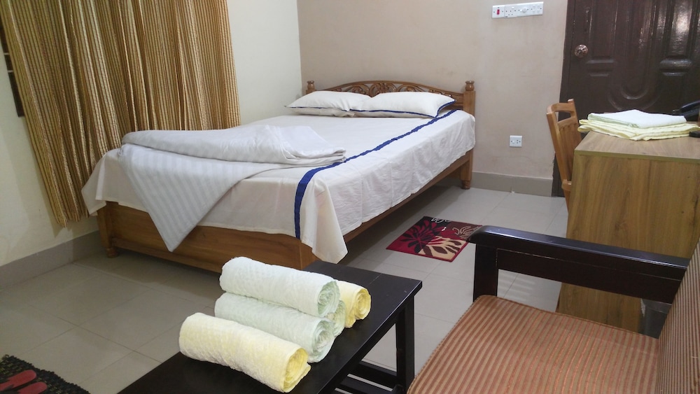 Family Triple Room, Multiple Beds, Smoking, City View photo 1