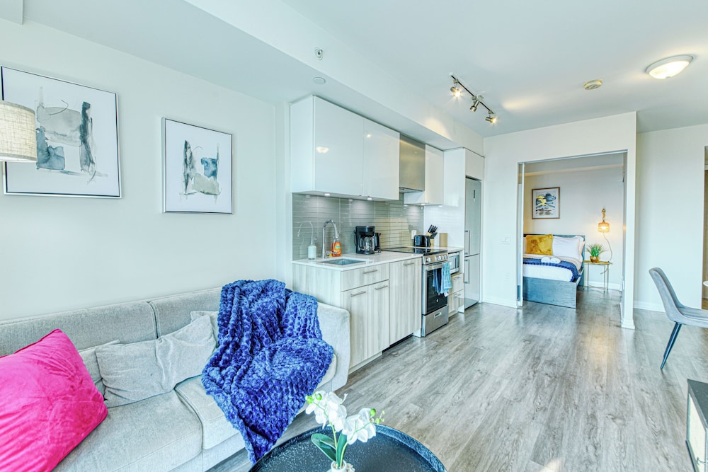 Deluxe Suite, 2 Bedrooms, Balcony, City View, photo 6