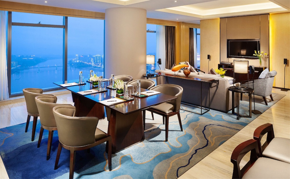 King Executive Suite River View photo 2