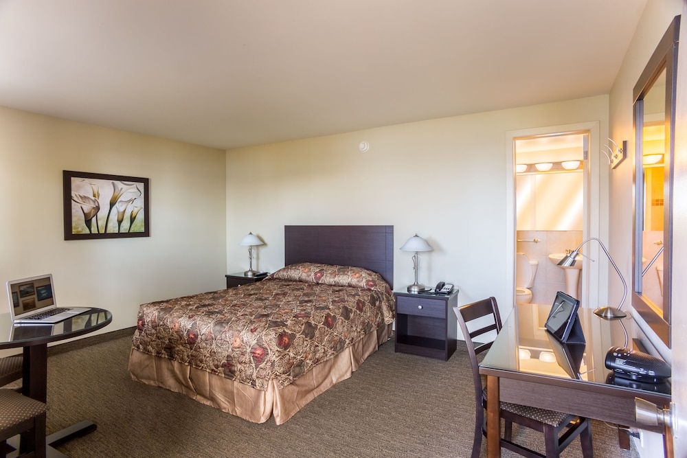 Comfort Room, 1 Queen Bed, Non Smoking photo 2