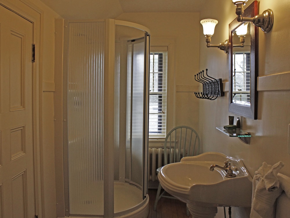 Room, Private Bathroom (Cuckoos) photo 3