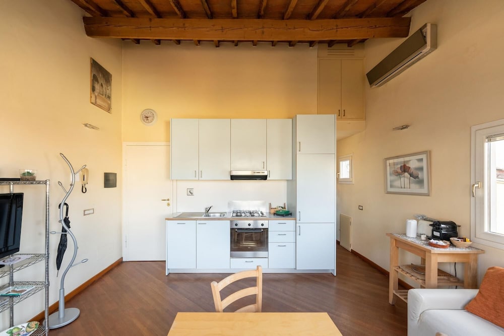 Apartment photo 2