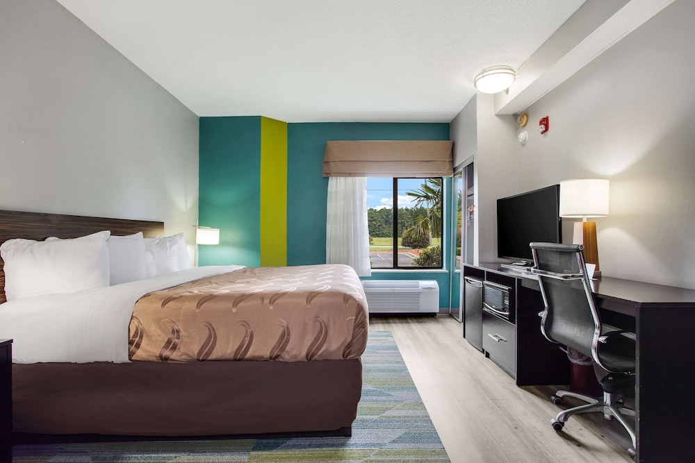 Standard Room, 1 King Bed, Non Smoking - Photo 4