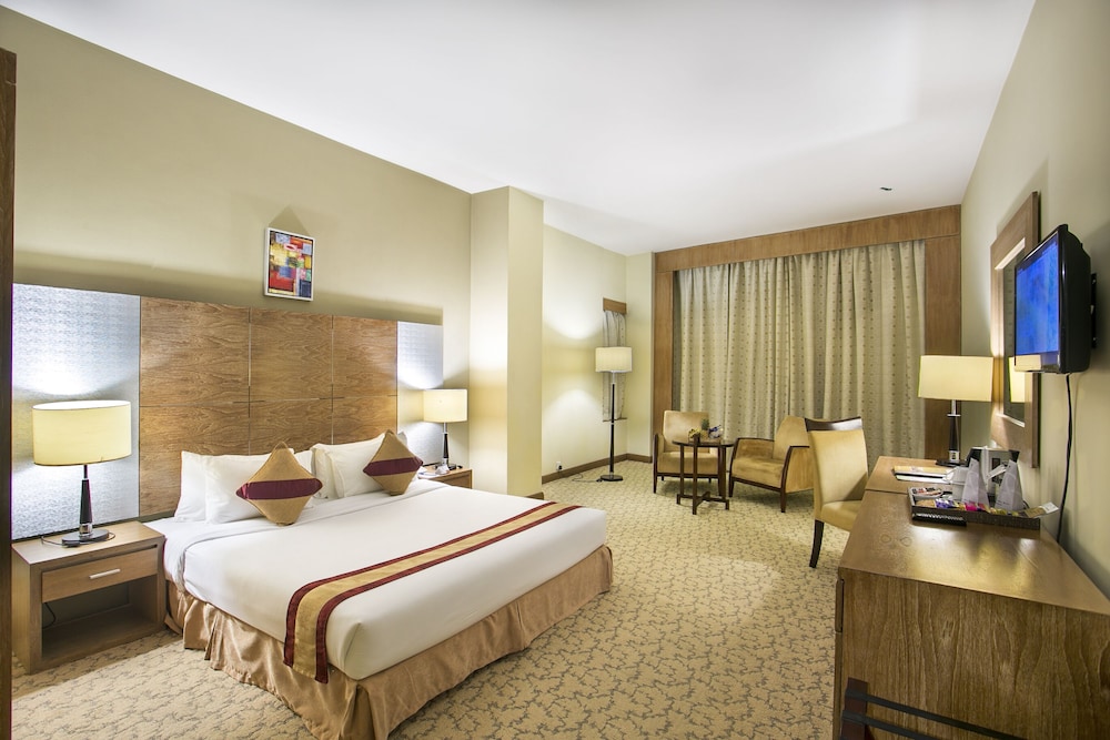 Royal Suite, 1 Double Bed, Smoking, City View photo 2