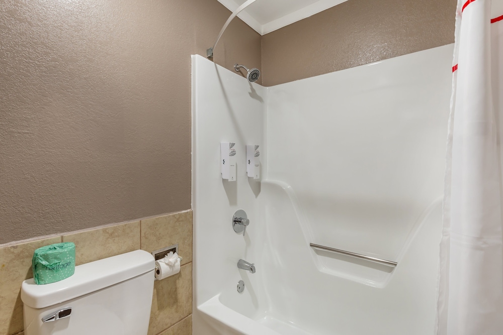 Deluxe Room, 2 Queen Beds, Non Smoking, Kitchen - Photo 6
