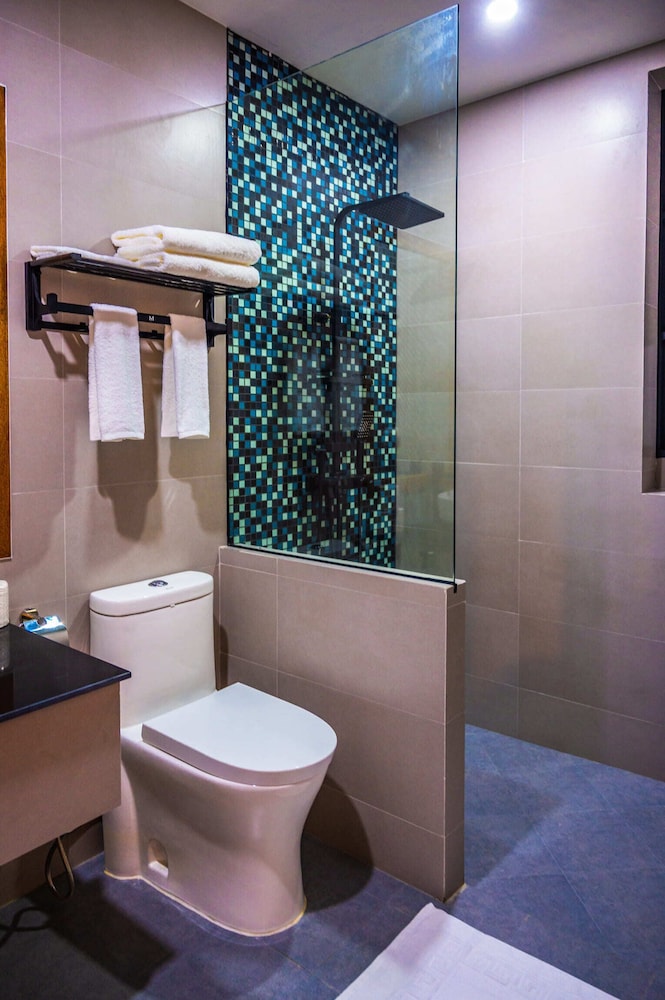 Deluxe Room - Photo 9