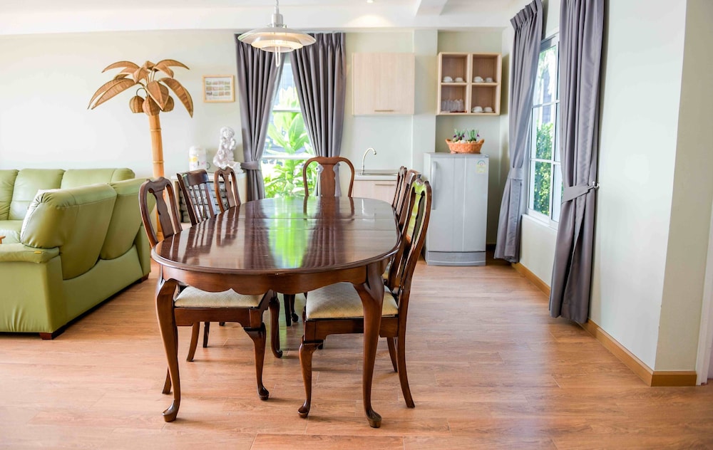 Captain House - Photo 10