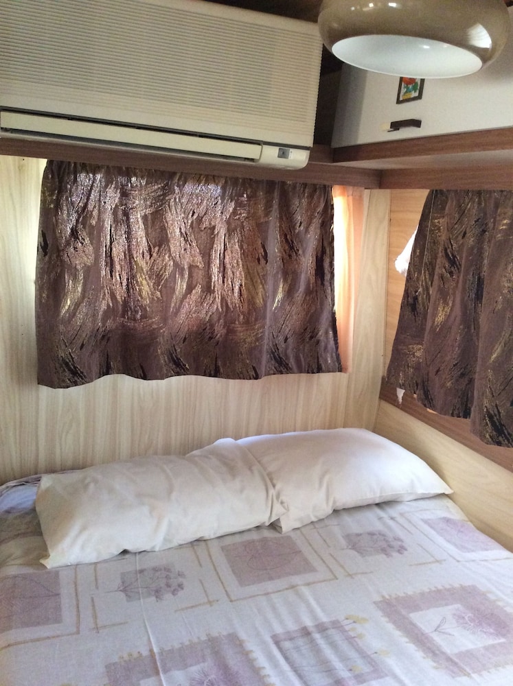 Room (Caravan)