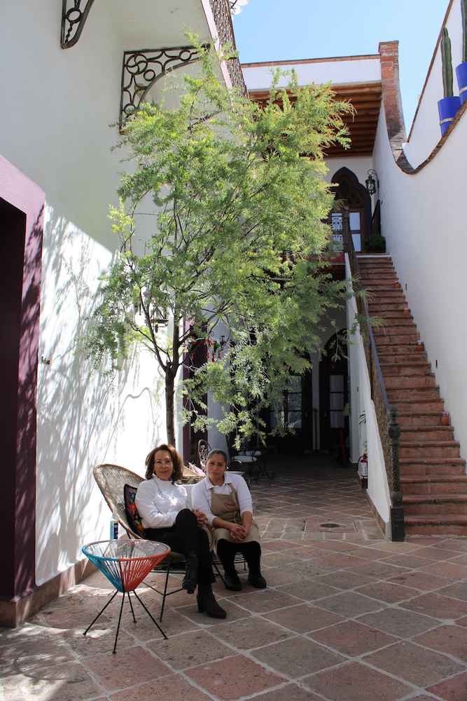 Suite - Photo 9
