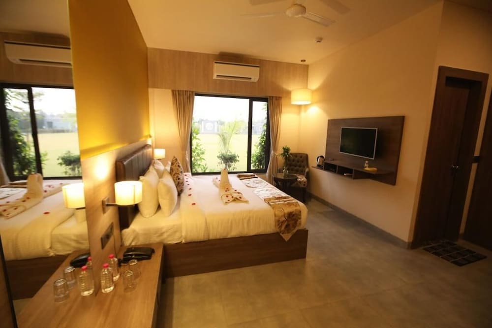 Deluxe Room - Photo 8