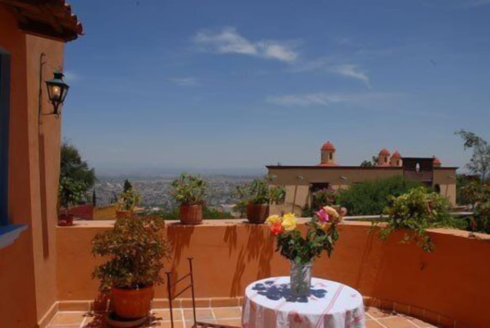 Suite, 1 King Bed, Terrace