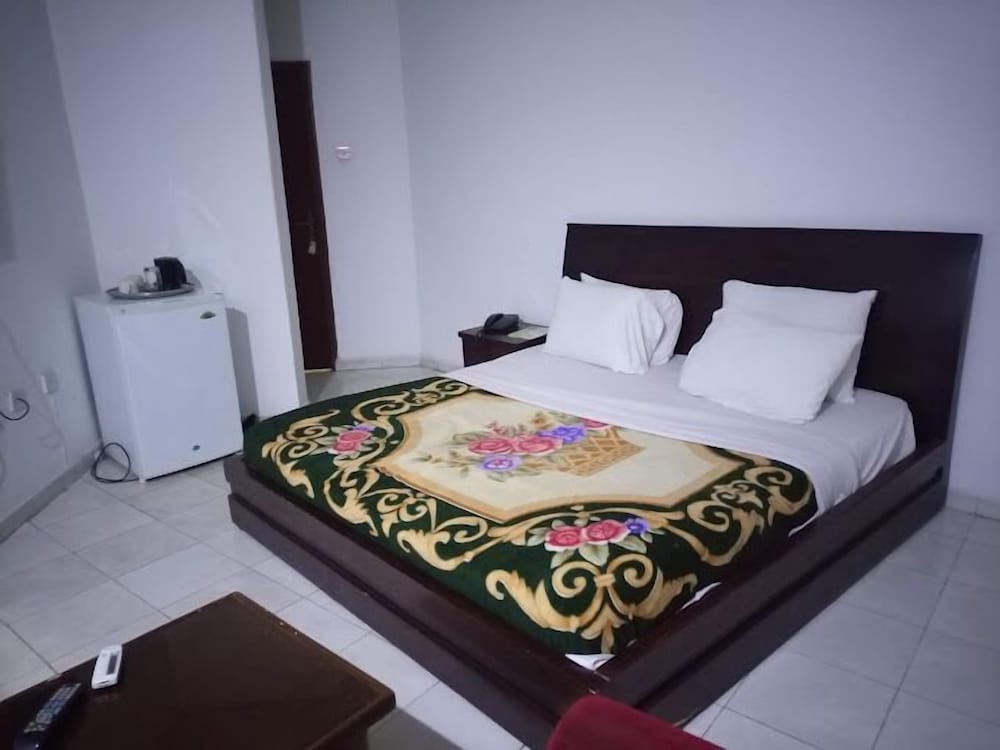 Economy Room, Balcony, City View photo 1