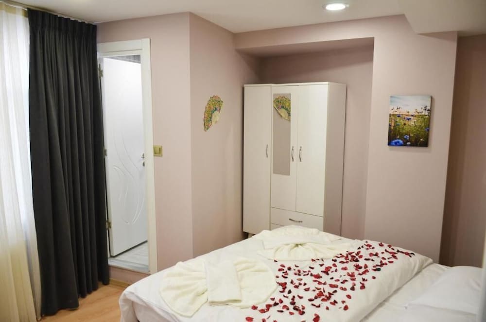 Basic Double Room photo 3