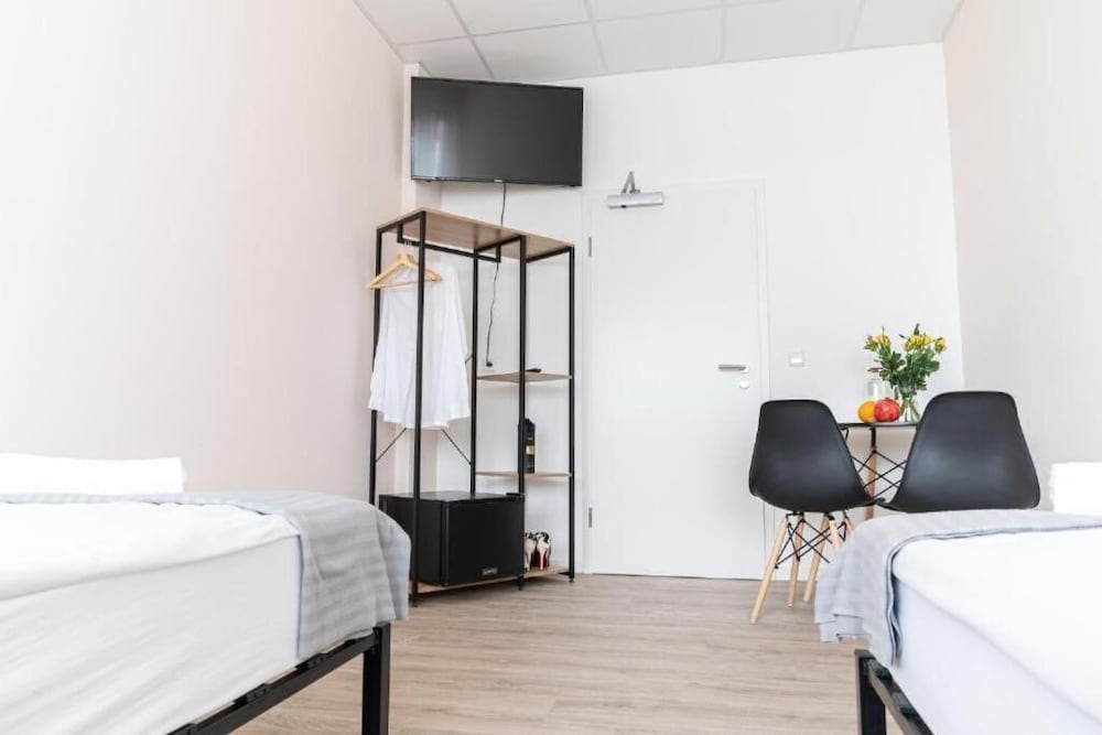 Basic Twin Room photo 2