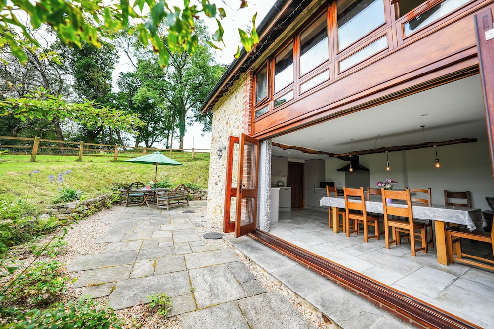 Cottage, 2 Bedrooms (The Stables) photo 2