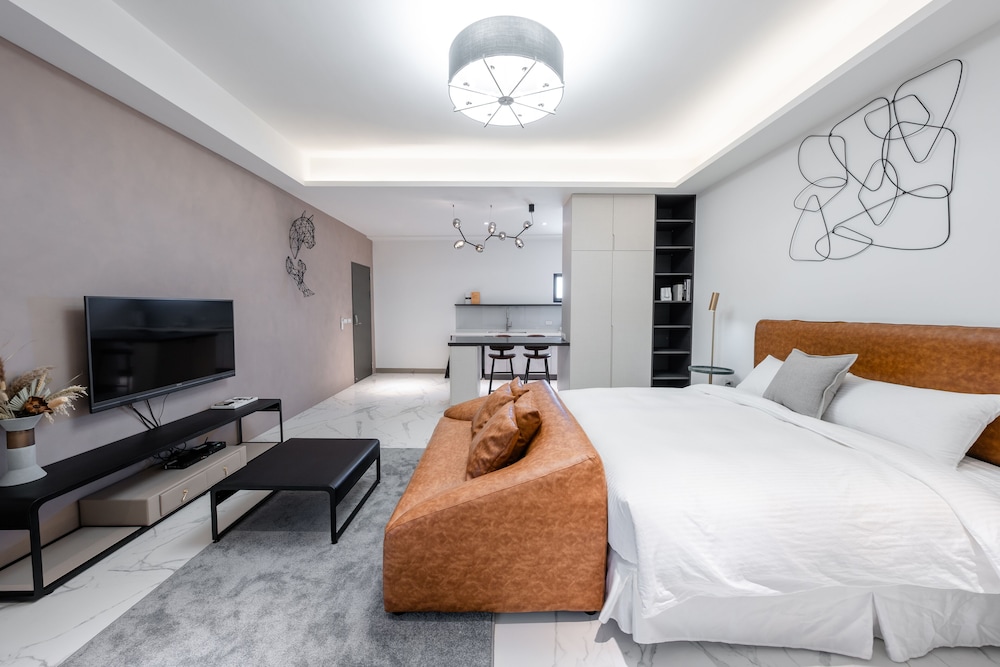 Deluxe Room - Photo 6