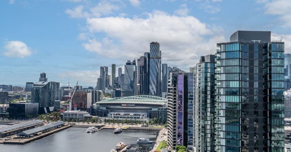 Sky High 2 Bedroom 2Bathroom Apartment with Stadium & Harbour Views - Photo 9