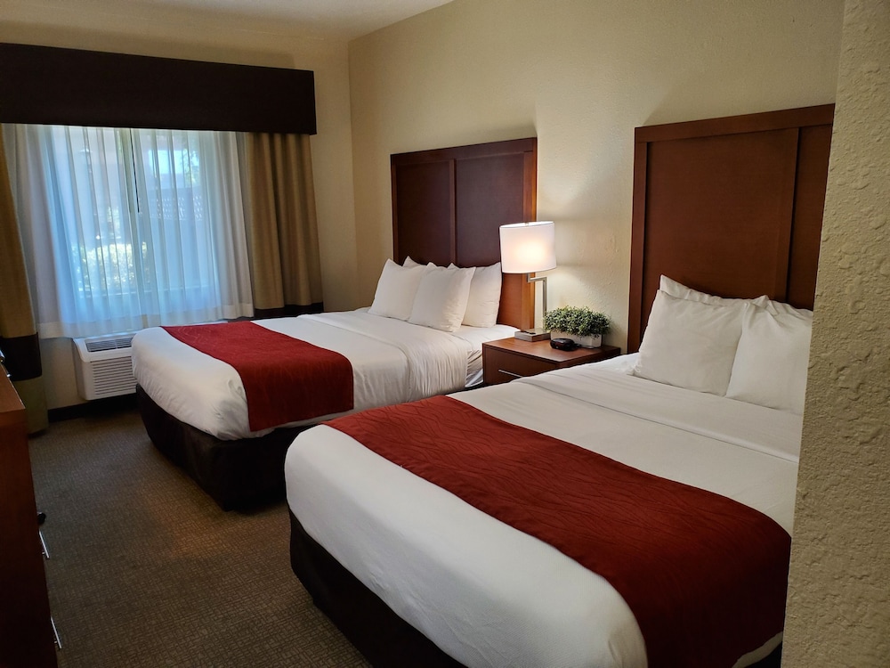 Room, 2 Queen Beds, Accessible, Non Smoking - Photo 3