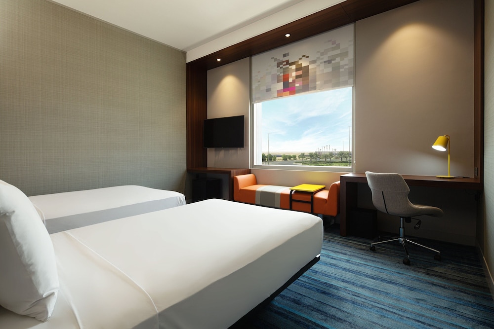 Room, 2 Twin Beds (Free bus to Expo Metro & DWC Airport) photo 1