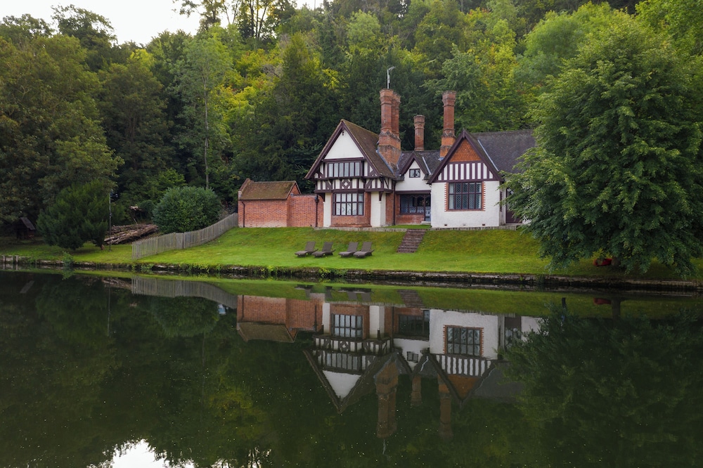 Cottage (Spring)