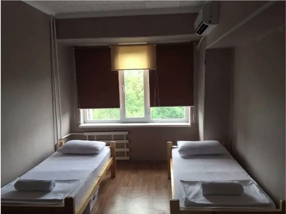 1 Bed In 3-Bed Shared Room photo 1