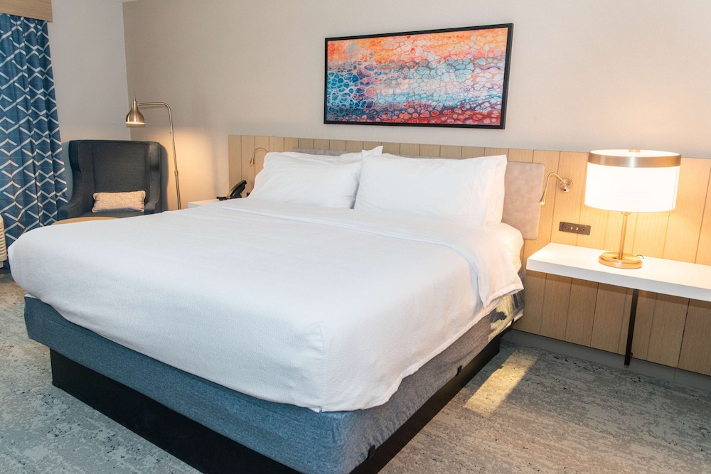 Room, 1 King Bed - Photo 2