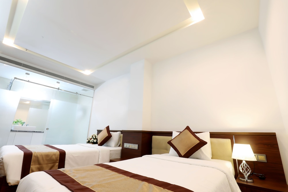 Superior Twin Room, No Windows photo 1