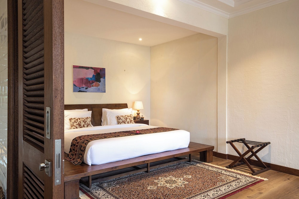 2 Bedroom Beach Front Residence thumbnail 5