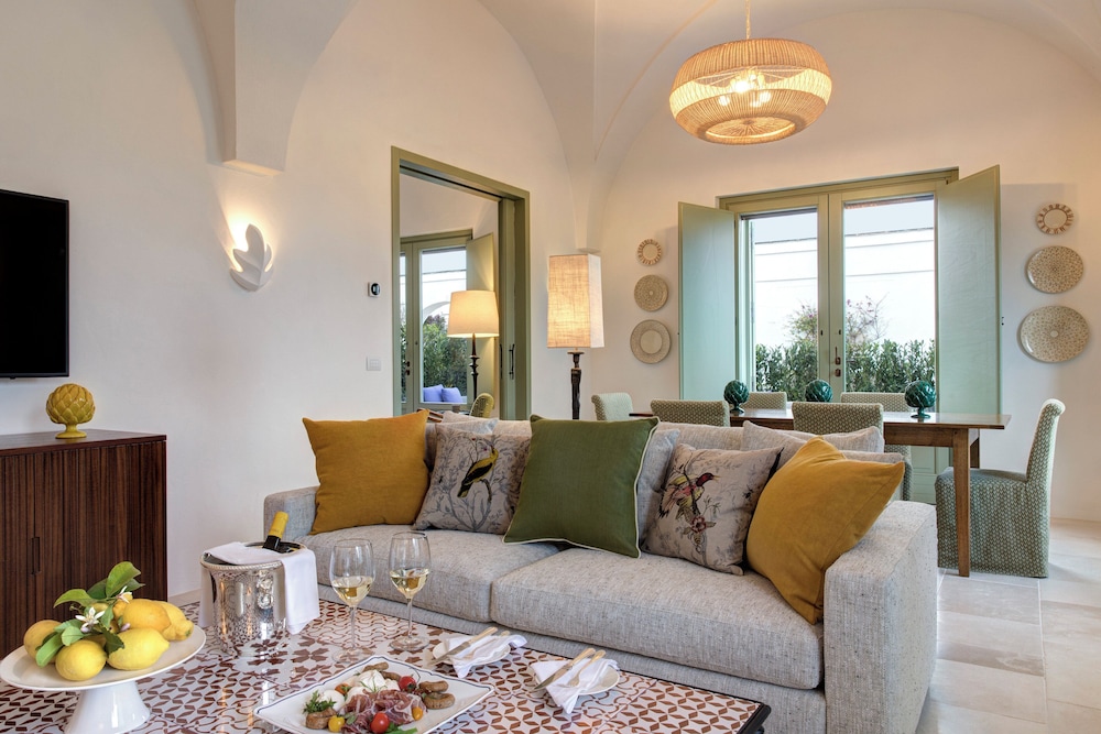 Deluxe Suite - Photo 1