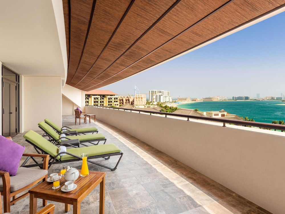 Suite, 4 Bedrooms, Terrace (The Palm) thumbnail 5