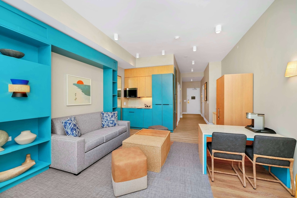 Suite, 2 Bedrooms, Corner