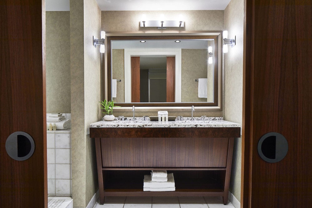 Executive Suite, 1 Bedroom, City View - Photo 14