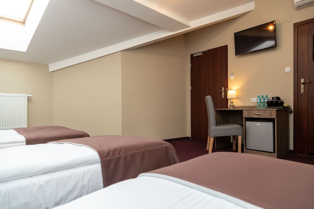 Standard Triple Room - Photo 12