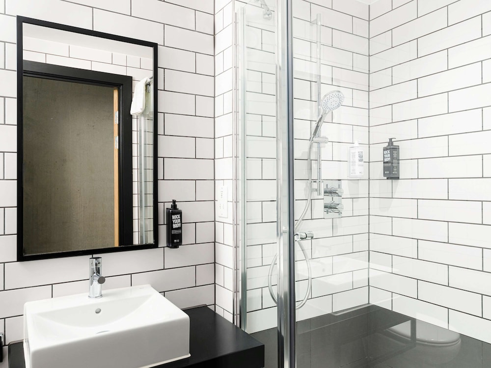 Standard Twin Room, Ensuite - Photo 9