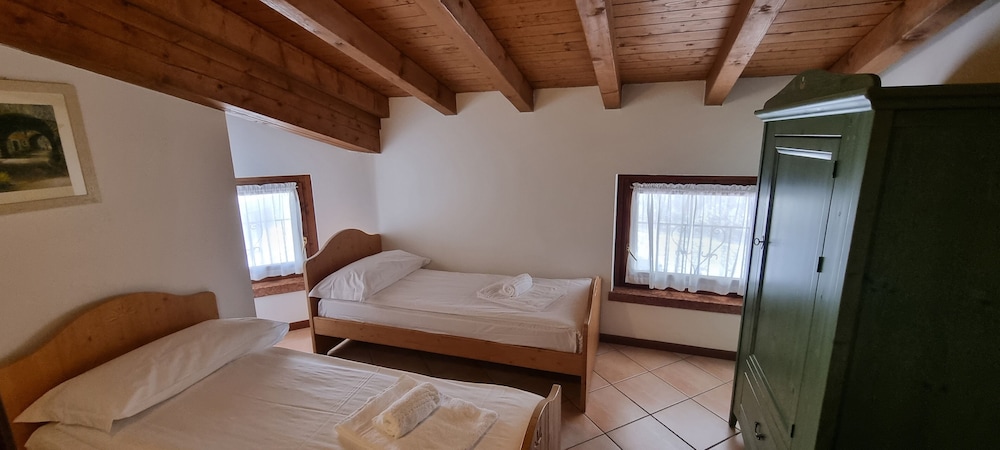 Superior Penthouse, 2 Bedrooms, Lake View photo 2