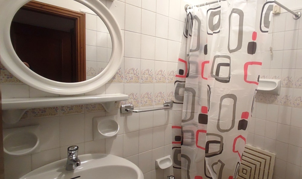Economy Double or Twin Room photo 2