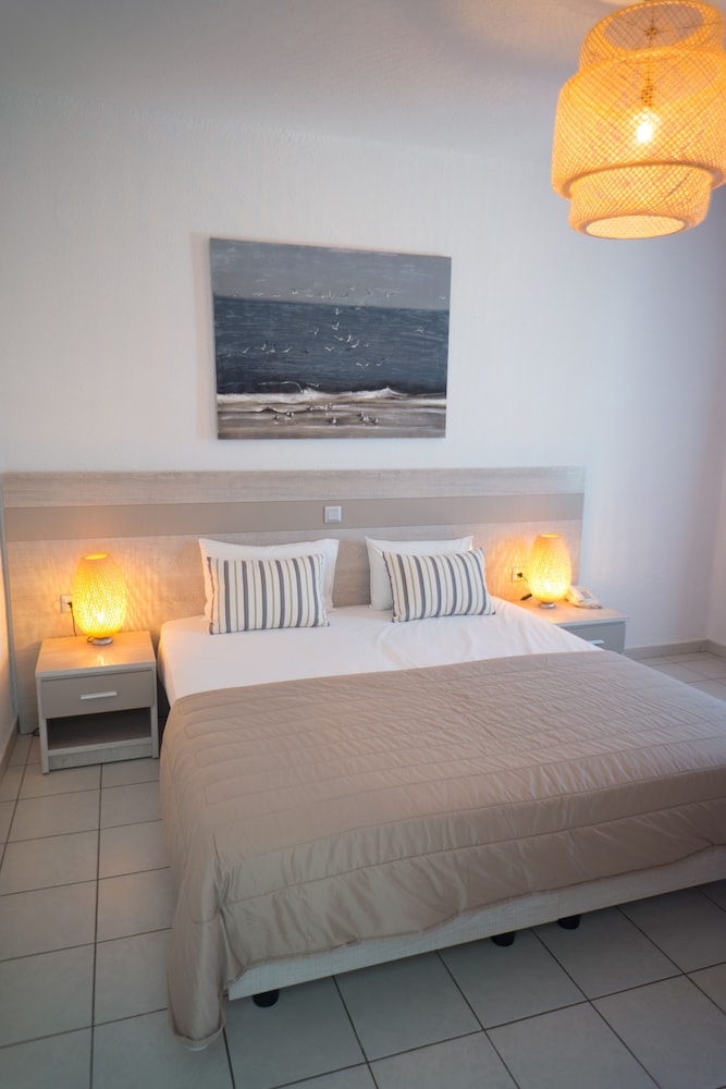 Superior Apartment, 1 Bedroom, Partial Sea View photo 3