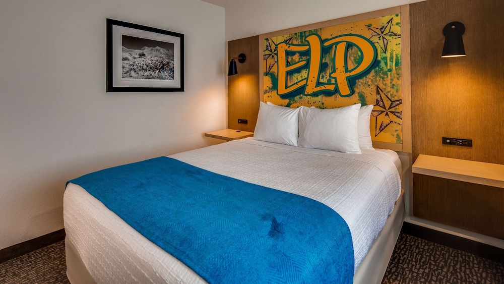 Standard Room, 1 Queen Bed, Non Smoking, Refrigerator - Photo 1