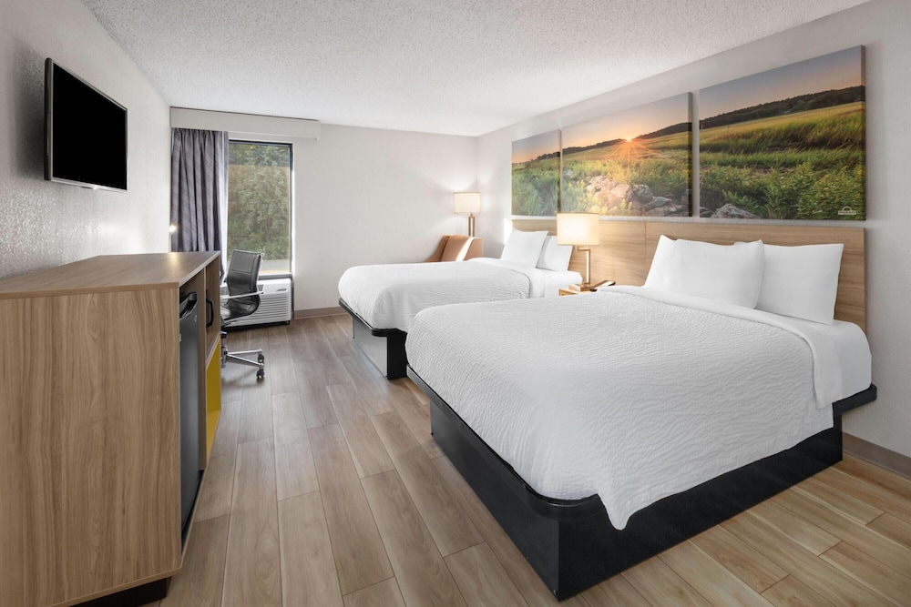 Room, 2 Double Beds, Non Smoking - Photo 1