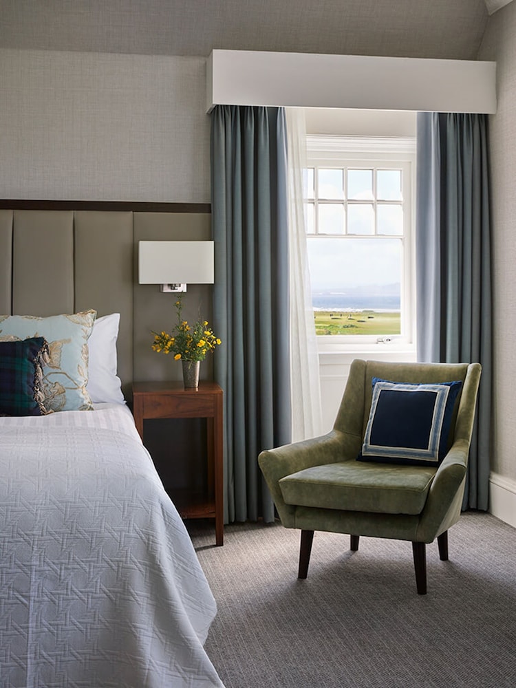Classic Room, 1 King Bed, Sea View (Classic Sea View King or Twin)