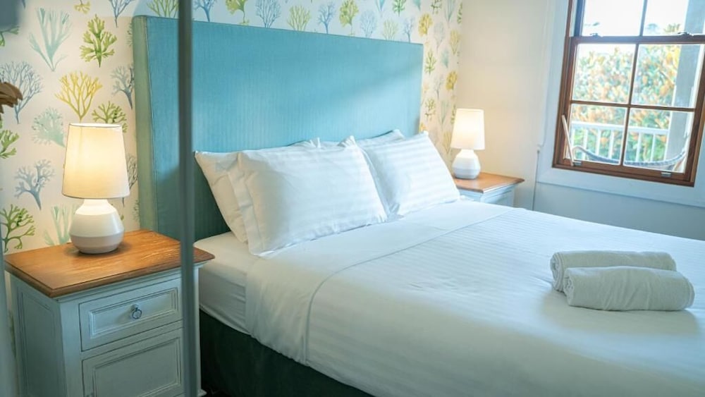 Premium Queen Suite 5