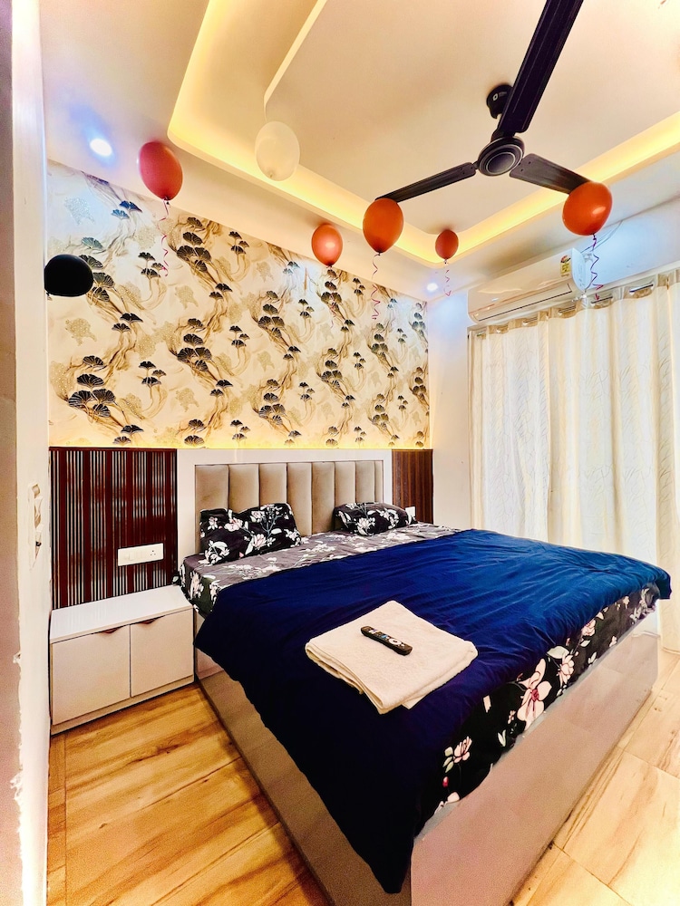 Basic Single Room, Shared Bathroom