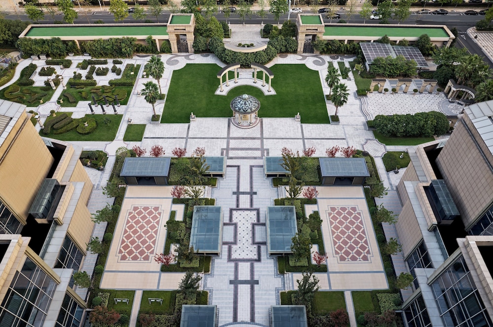 1 King Bed Standard Garden View