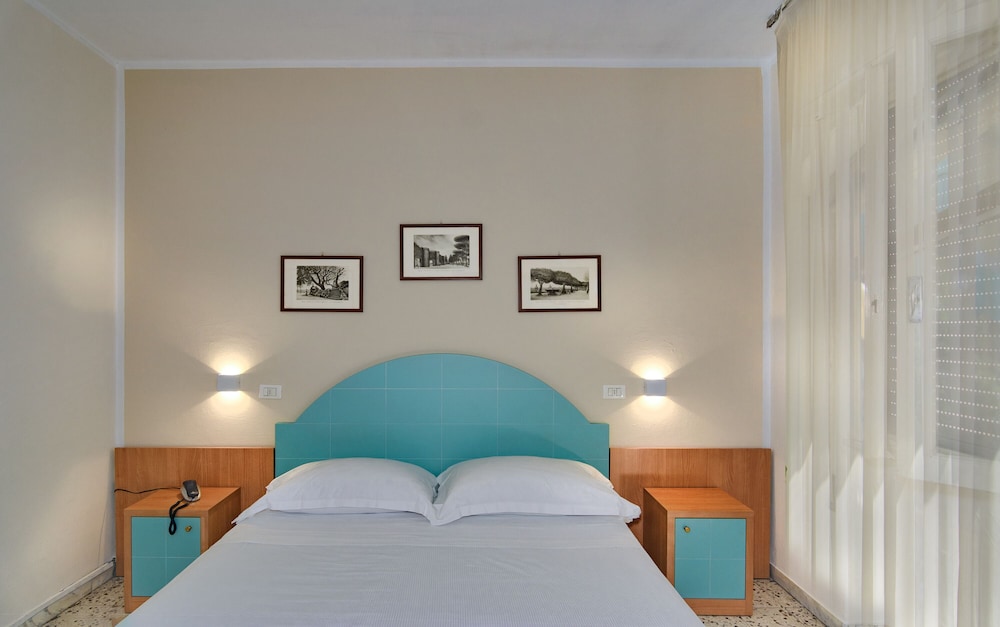 Standard Double Room photo 3