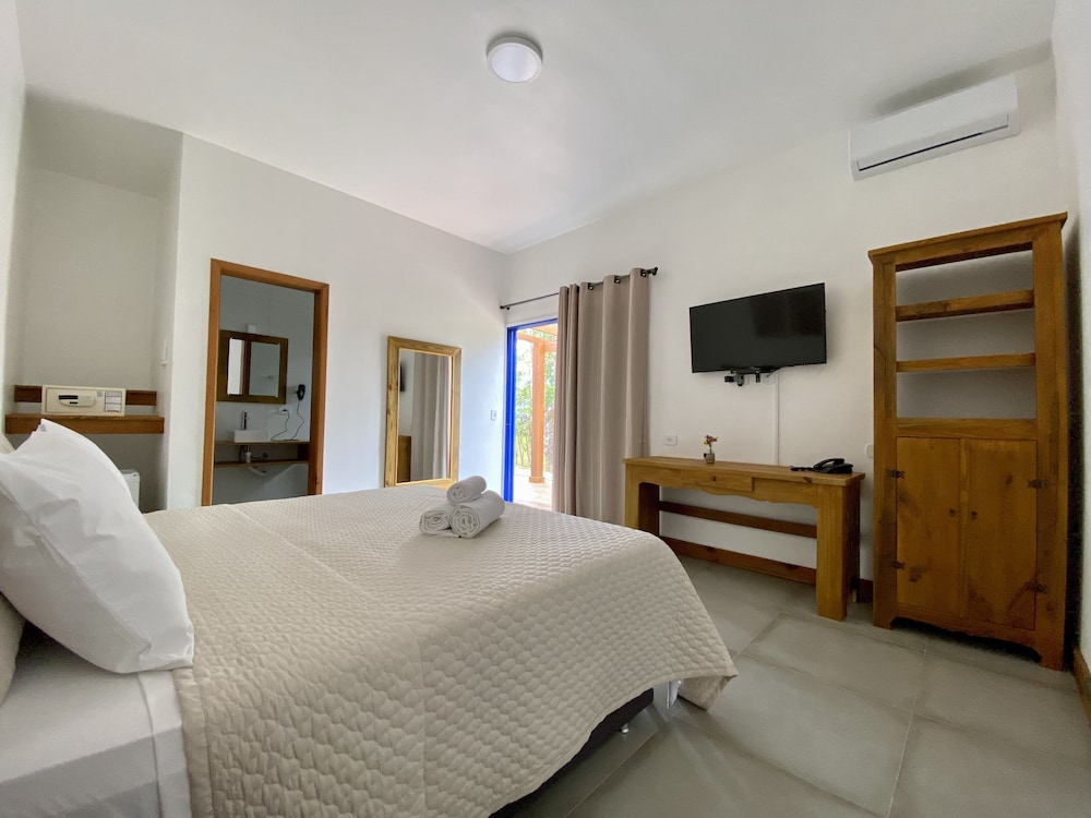 Superior Suite, Balcony, Garden View